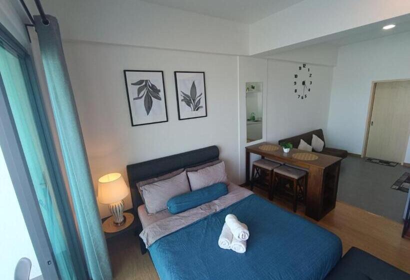 إستديو قياسى مزود بشرفة, Kuantan Imperium Seaview Cityview By Avenzee