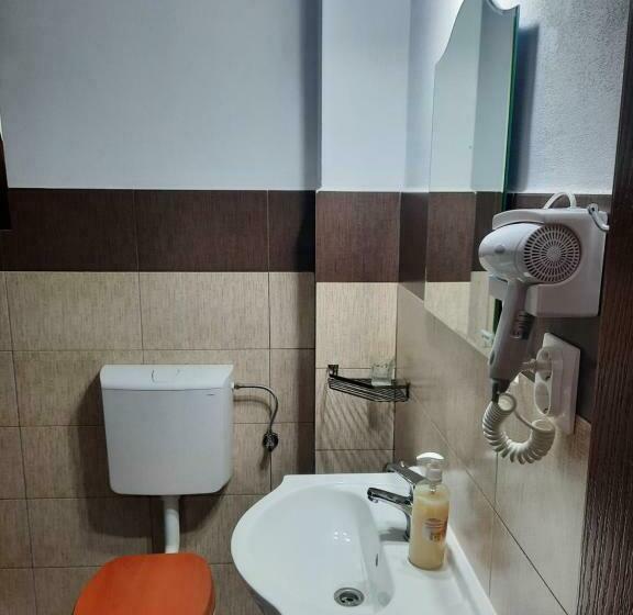 غرفة عائلية, Izvorul Maleii