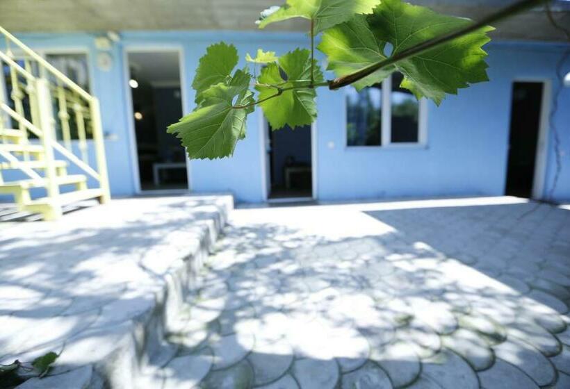 اتاق استاندارد سه نفره, Lilia Guesthouse