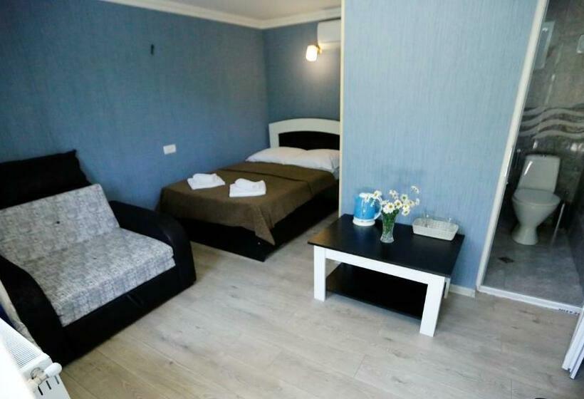 اتاق استاندارد سه نفره, Lilia Guesthouse