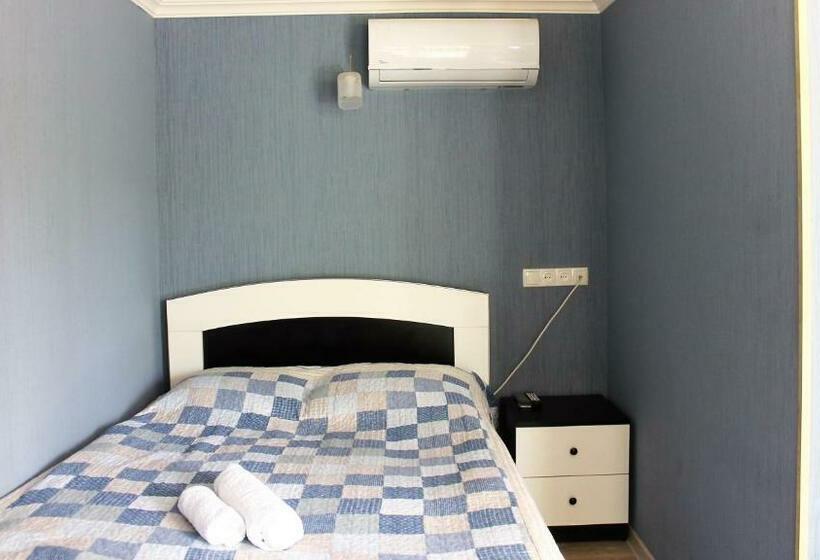 اتاق استاندارد سه نفره, Lilia Guesthouse