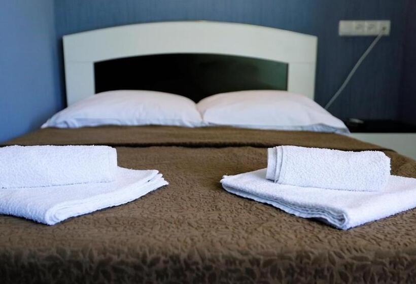 اتاق استاندارد سه نفره, Lilia Guesthouse