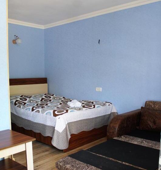 اتاق استاندارد سه نفره, Lilia Guesthouse