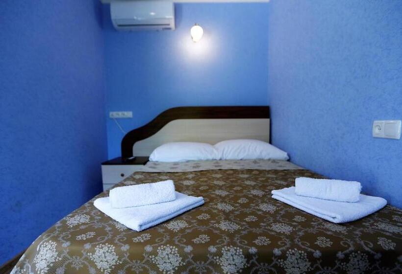 اتاق استاندارد سه نفره, Lilia Guesthouse