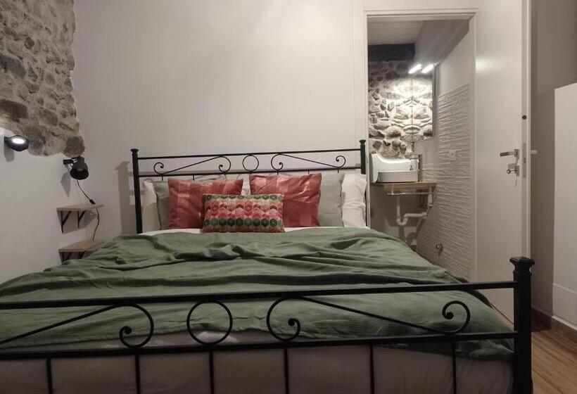 חדר בסיסי, B&b 503 Di Alessio E Orsola