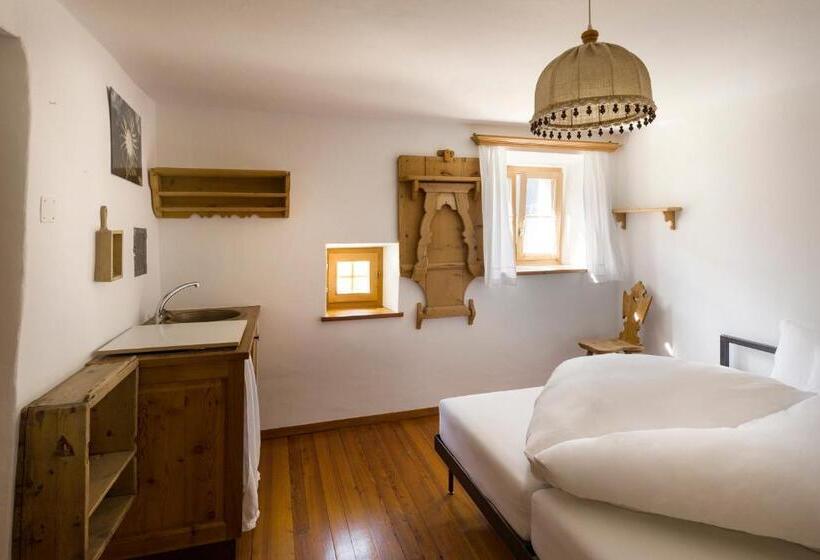 Номер Стандарт, Chasa Chalavaina