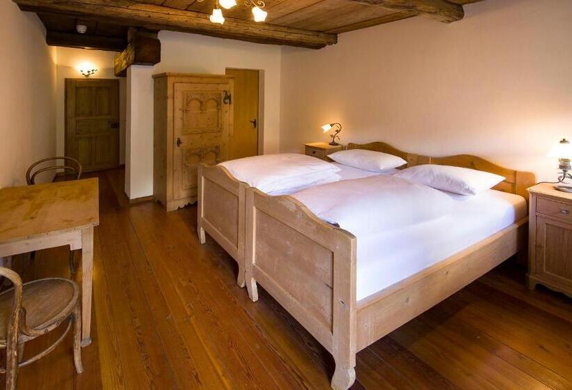 Номер Стандарт, Chasa Chalavaina