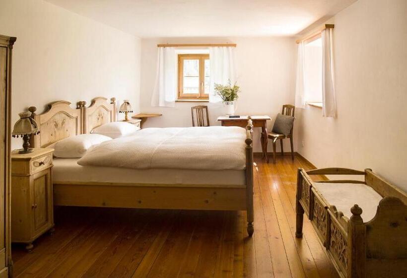 Номер Deluxe, Chasa Chalavaina