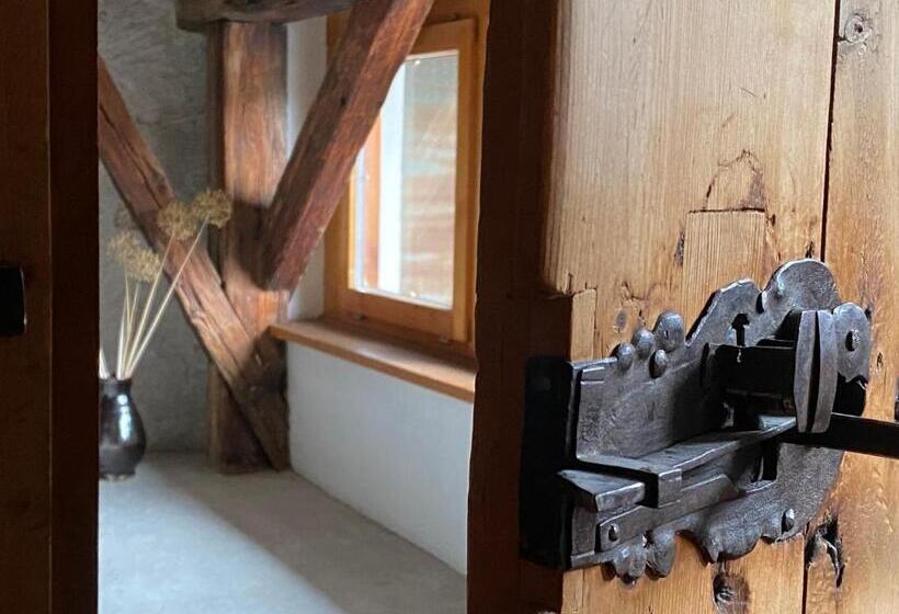 Номер Deluxe с Балконом, Chasa Chalavaina