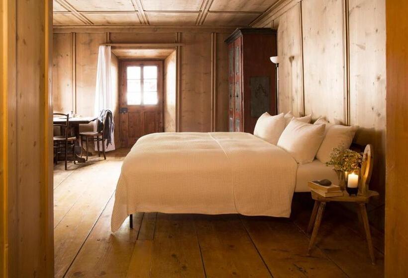 Полулюкс с Балконом, Chasa Chalavaina