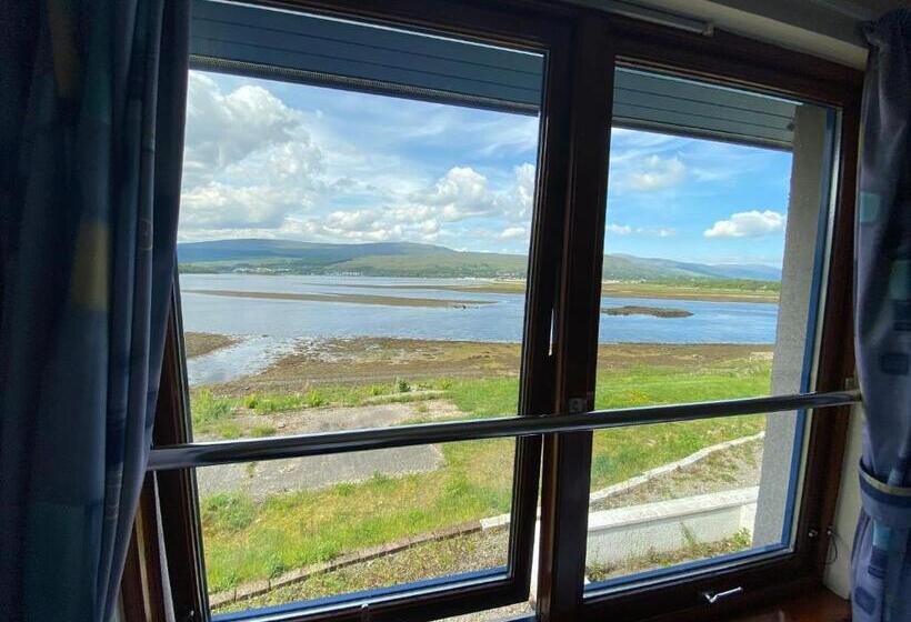 스탠다드 트리플 룸, Waterfront Lodge Accommodation Only