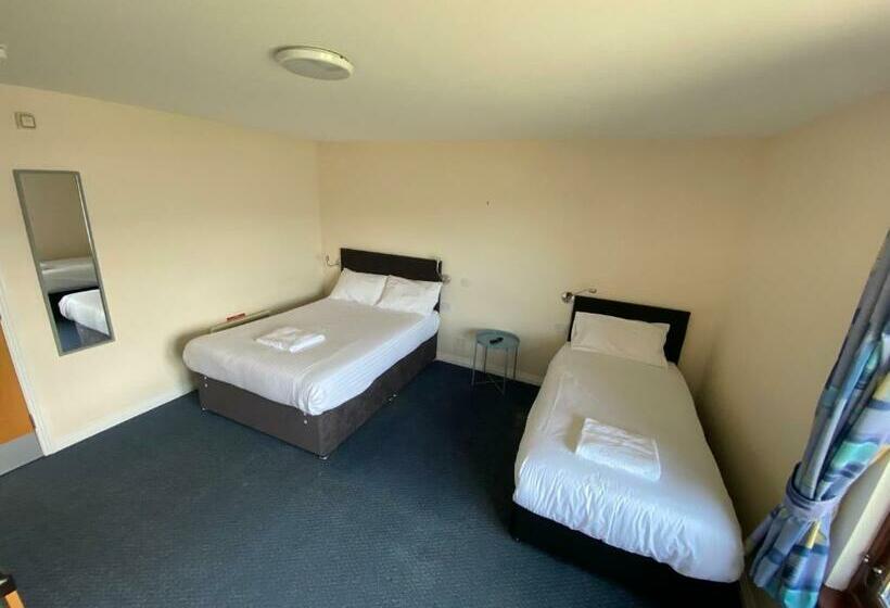 스탠다드 트리플 룸, Waterfront Lodge Accommodation Only