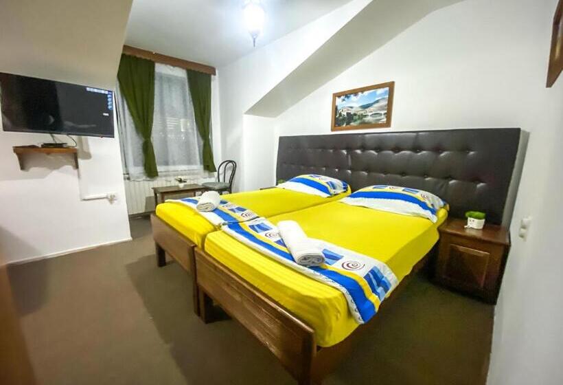 اتاق راحتی سه تخته, Boutique Villa 84