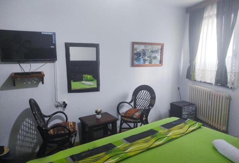 اتاق استاندارد سه نفره, Boutique Villa 84