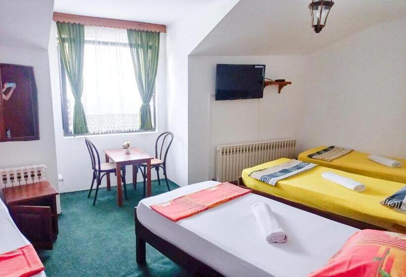 اتاق کلاسیک چهارنفره, Boutique Villa 84