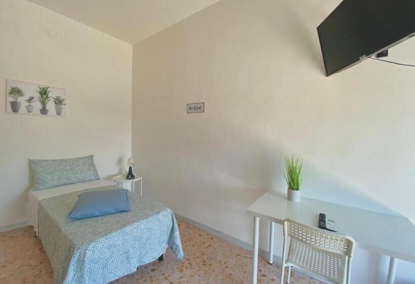 חדר משפחתי, Guest House Service   Modugno