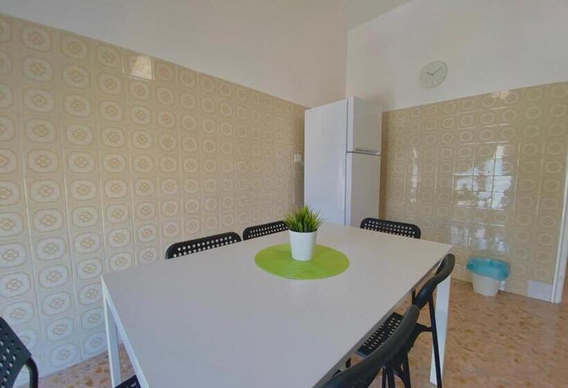 חדר משפחתי, Guest House Service   Modugno