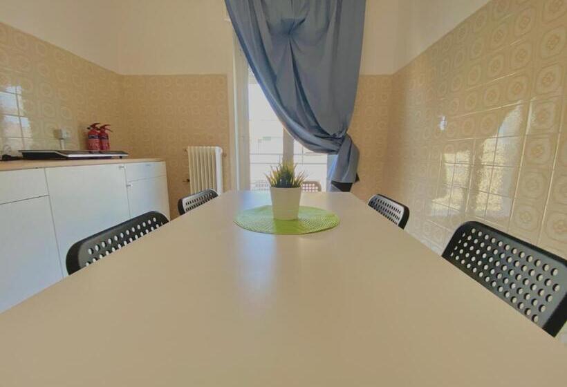 חדר משפחתי, Guest House Service   Modugno