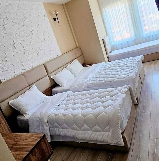 اتاق استاندارد سه نفره, Struga Riverview