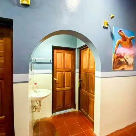 バス共有のスタンダードルーム, Hostal Tortuga Viajera