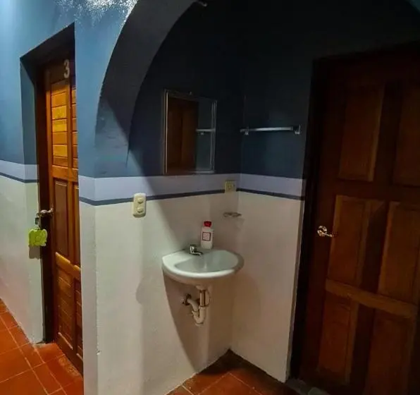 バス共有のスタンダードルーム, Hostal Tortuga Viajera