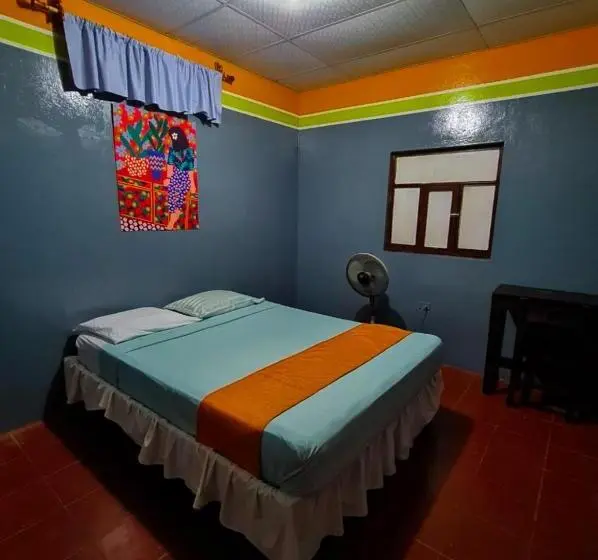 バス共有のスタンダードルーム, Hostal Tortuga Viajera