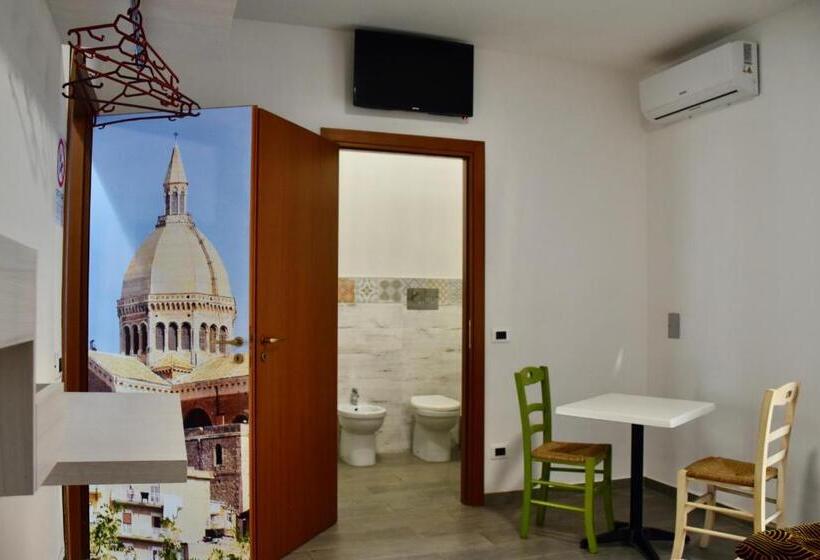 スタンダードトリプルルーム, B&b Aurora