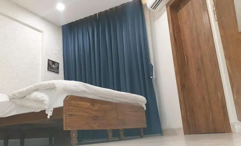 اتاق لوکس, Kartiki