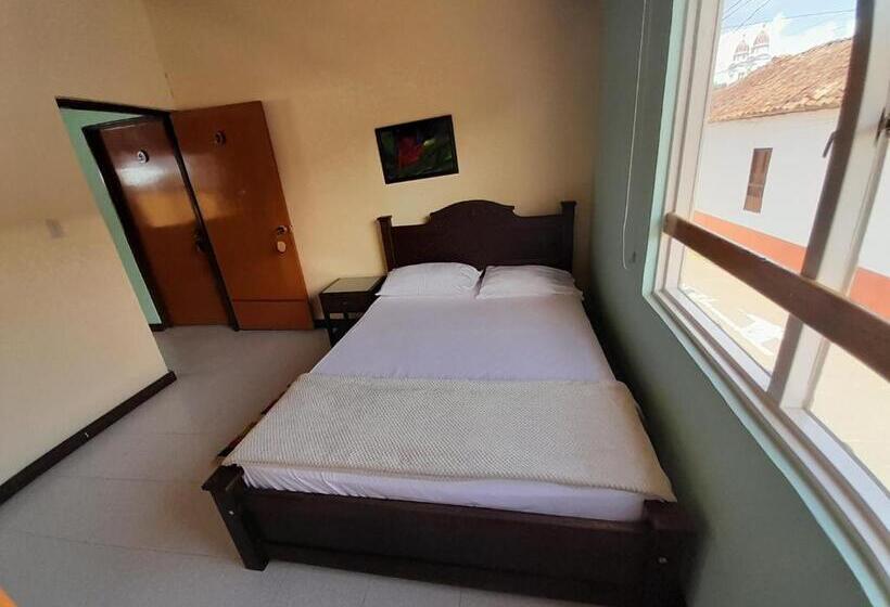 スタンダードルーム, Hostal Heliconias