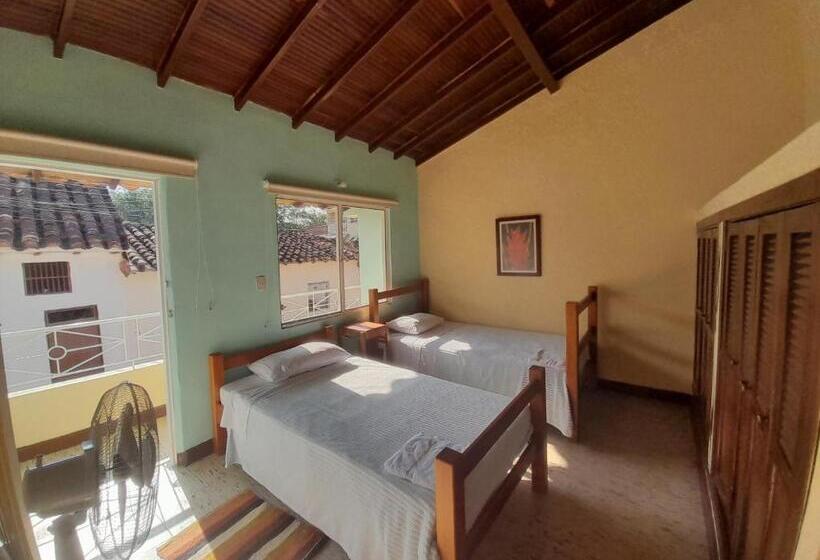 Номер Стандарт, Hostal Heliconias