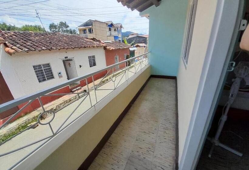 スタンダードルーム, Hostal Heliconias