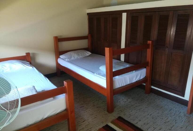 スタンダードルーム, Hostal Heliconias