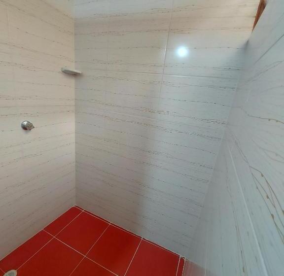 スタンダードルーム, Hostal Heliconias