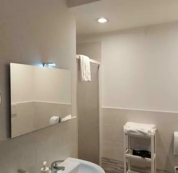 اتاق لوکس, Fare Bnb   Room Del Parco