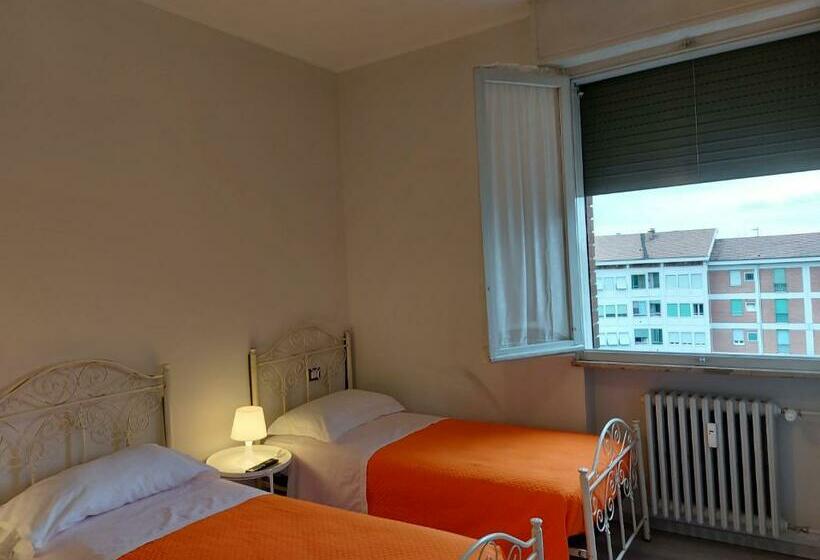 اتاق ساده سه نفره, Fare Bnb Room Del Parco