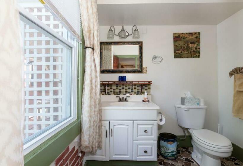 Номер Стандарт, Saratoga Farmstead B&b