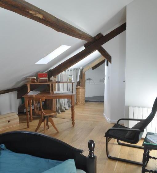 سوییت, Demeure De Boisclaireau