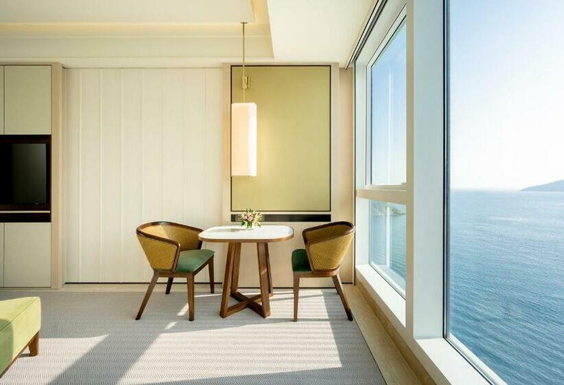 اتاق استاندارد با تخت دو نفره بزرگ, The Fullerton Ocean Park Hotel Hong Kong