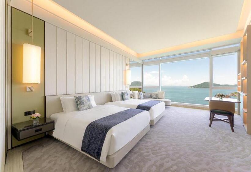 اتاق لوکس با تخت دو نفره بزرگ, The Fullerton Ocean Park Hotel Hong Kong
