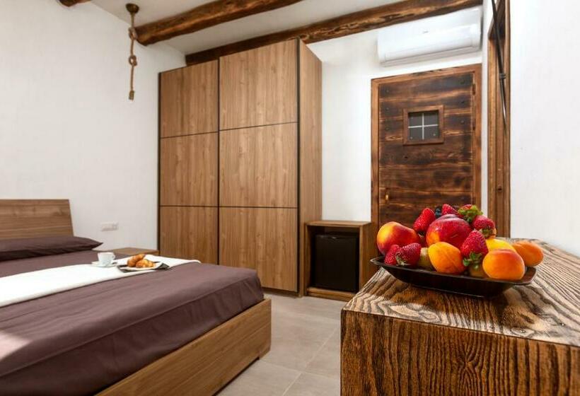 标准间, Il Busciolotto