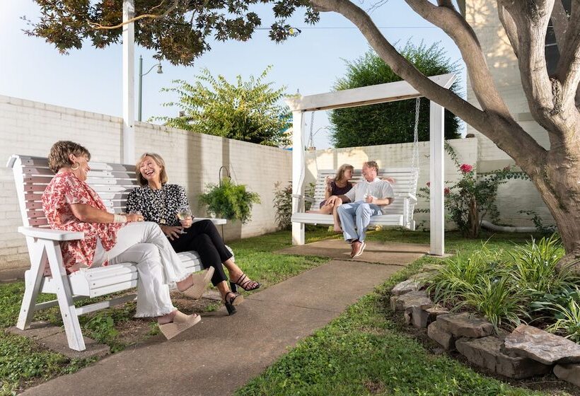 스탠다드 룸, Magnolia Manor And Chapel