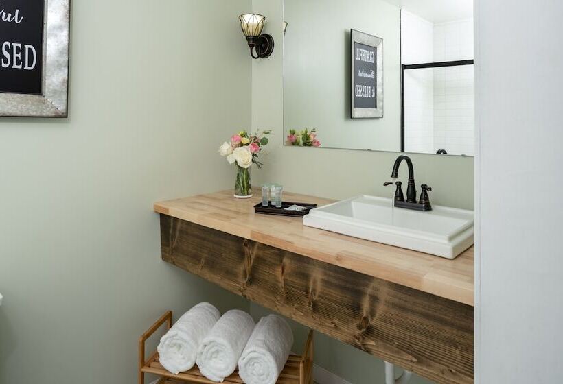 스탠다드 룸, Magnolia Manor And Chapel