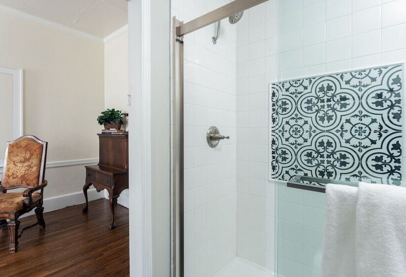 غرفة ديلوكس, Magnolia Manor And Chapel