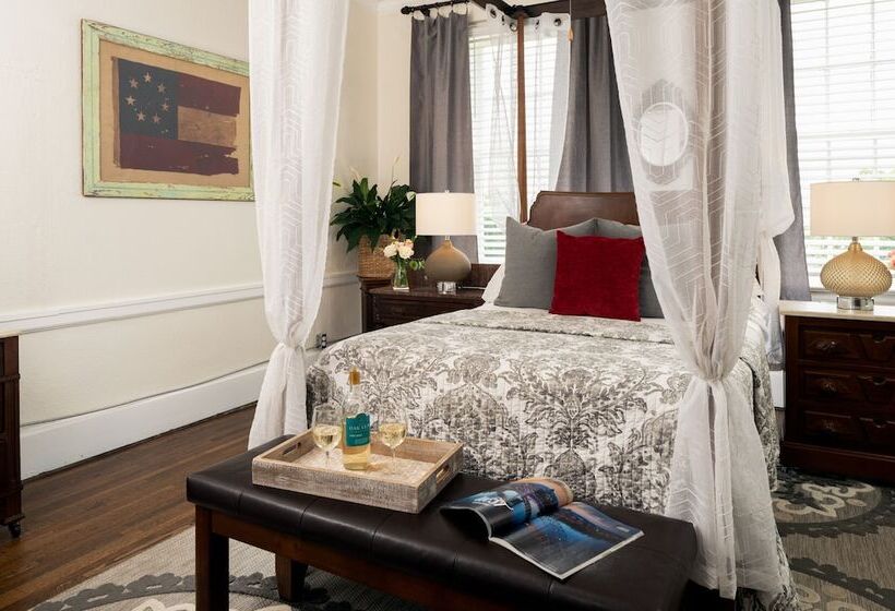 디럭스 룸, Magnolia Manor And Chapel