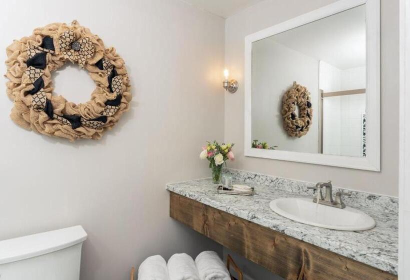 디럭스 룸, Magnolia Manor And Chapel