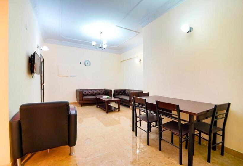 استودیوی استاندارد, Oyo 124 Al Salam Palace