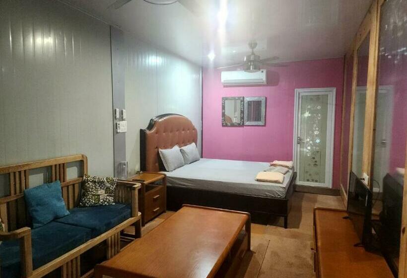 غرفة ديلوكس, The Cube Stay