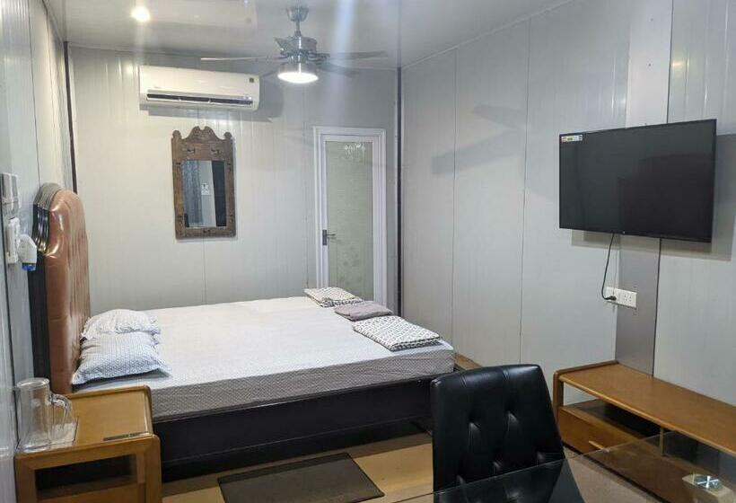 غرفة ديلوكس سرير كينج, The Cube Stay