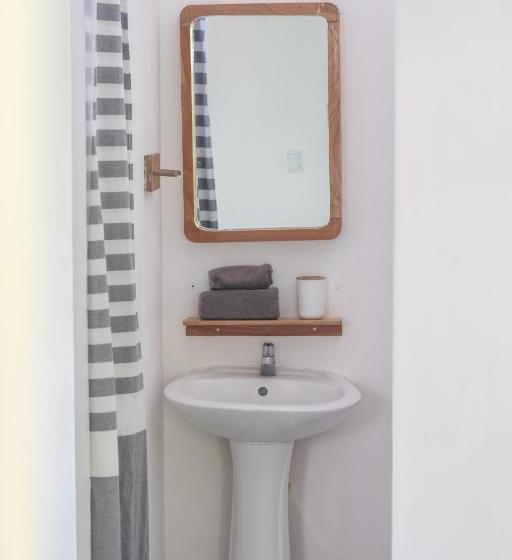 스탠다드 룸, La Canasta