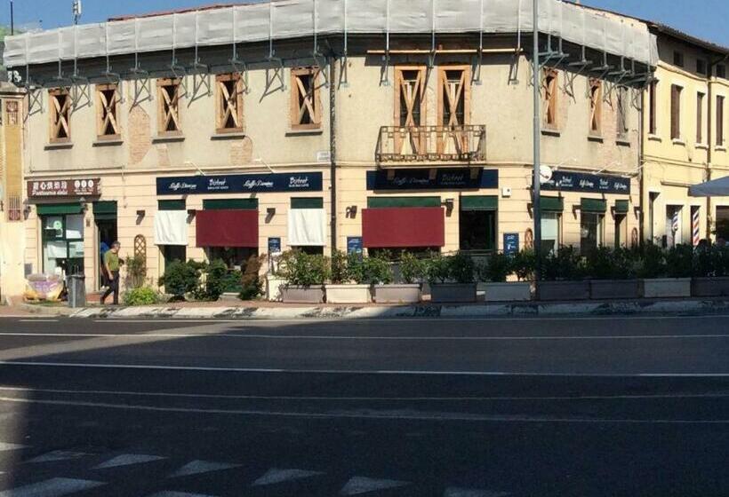 اتاق استاندارد با سرویس بهداشتی مشترک, Chowdhury House Unit 2